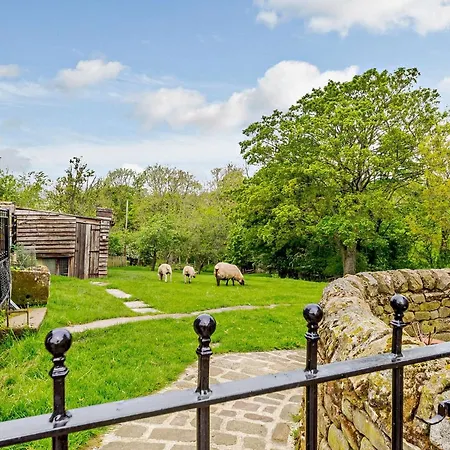 Holiday home 3 Bed In Harrogate Hh099 Weeton (West Yorkshire)