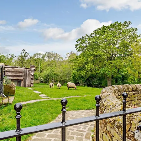 3 Bed In Harrogate Hh099