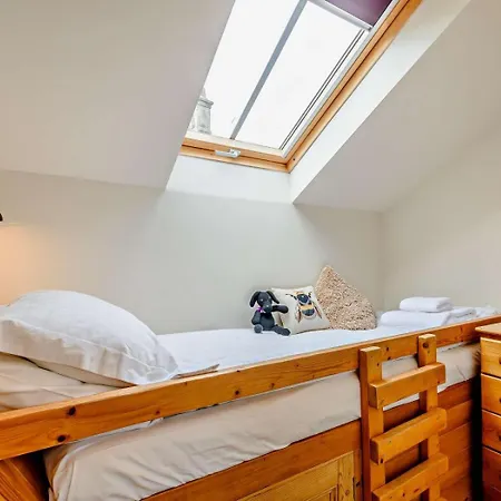 3 Bed In Leeds Oc-hh099 *